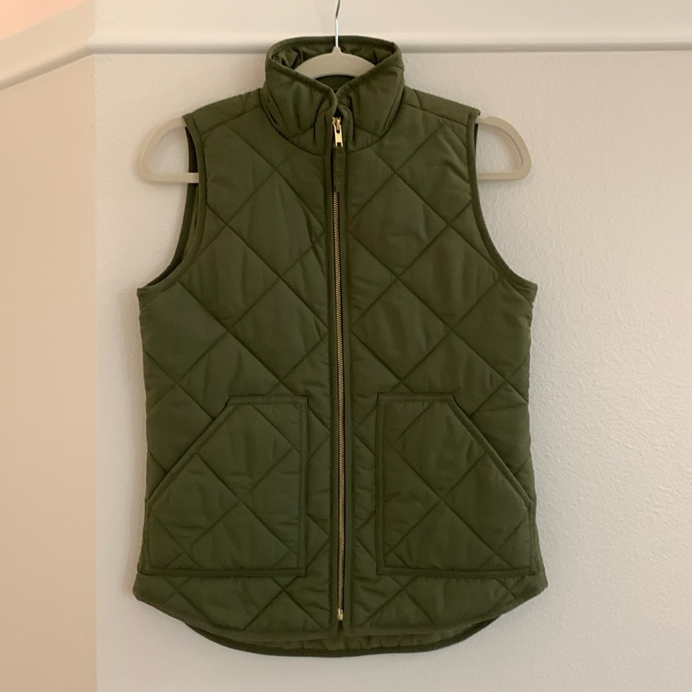 JCREW Mercantile Women’s olive quilted vest, size XXS